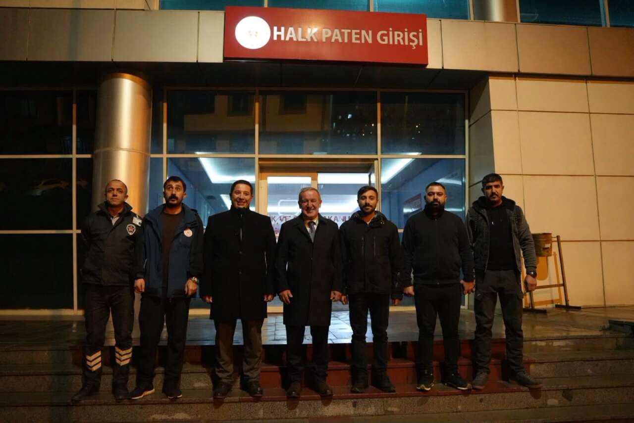 recep-ali-er-kars-buz-sporlari-salonu-ziyareti
